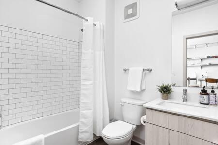 Cozysuites 2bd Bottleworks #2 *