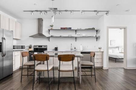 Cozysuites 2bd Bottleworks #2 Apartment